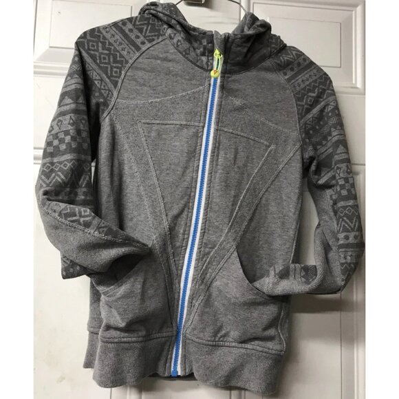 EUC Ivivva Gray Geometric Blue Zip Up Hooded Sweatshirt Girls Size 8 - Picture 2 of 8